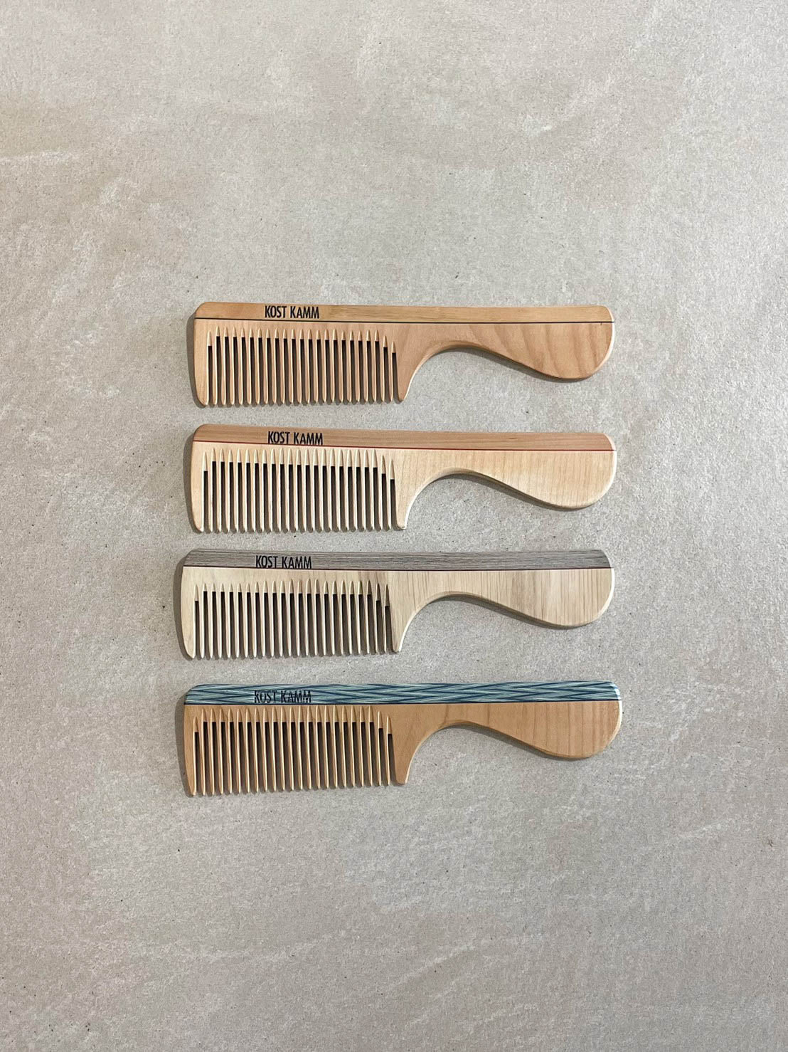 KOSTKAMM Comb with handle / Wide